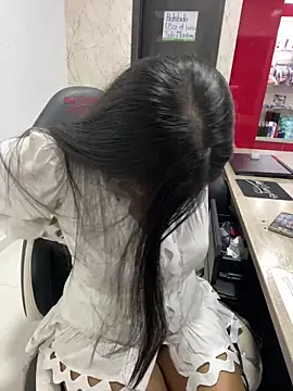 Snapshot of lia_ros chatting on January 5, 2025, 9:05 am lia ros online show from January 5, 2025, 9:05 am