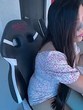 Snapshot of lia_ros chatting on February 2, 2025, 11:30 am lia ros online show from February 2, 2025, 11:30 am