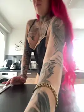 Mia-Fuchs online show from February 2, 2026, 11:09 am