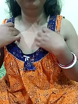 Snapshot of _MilkyBar chatting on December 14, 2025, 2:39 am MilkyBar online show from December 14, 2025, 2:39 am