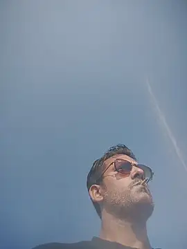 MAGNETICDADDY8 online show from October 29, 2025, 4:15 am