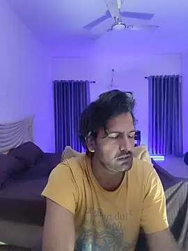 MAGNETICDADDY8 online show from March 25, 2026, 4:46 pm