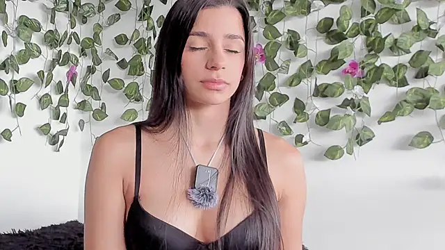 Snapshot of Laurensmith9 chatting on February 22, 2026, 2:04 pm Laurensmith9 online show from February 22, 2026, 2:04 pm