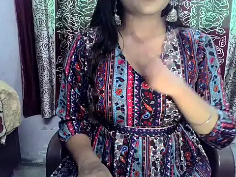 SIYA MAVI online show from December 1, 2025, 4:06 am