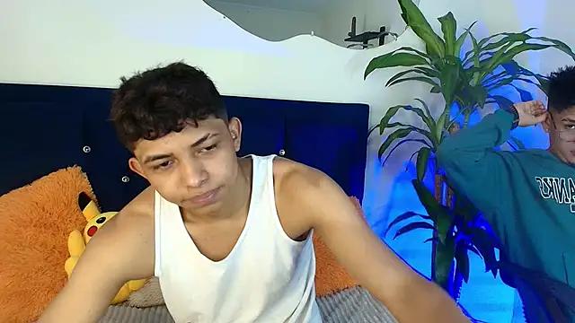 Snapshot of twinkmilk_ chatting on January 22, 2025, 12:38 pm twinkmilk online show from January 22, 2025, 12:38 pm