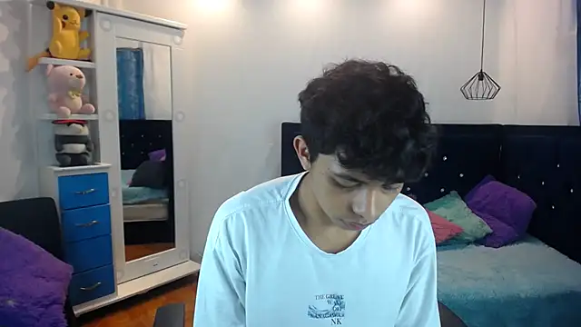 Snapshot of twinkmilk_ chatting on March 8, 2025, 9:29 pm twinkmilk online show from March 8, 2025, 9:29 pm
