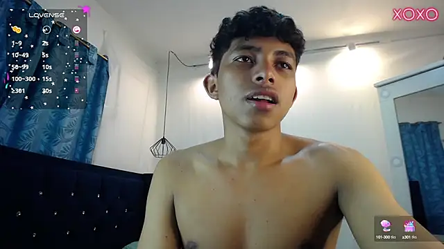Snapshot of twinkmilk_ chatting on March 23, 2025, 5:10 am twinkmilk online show from March 23, 2025, 5:10 am