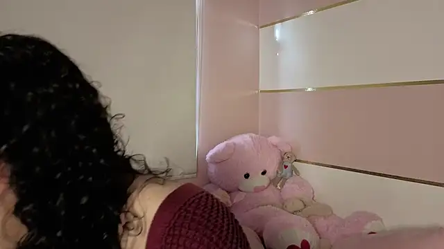 Charlotte  Miller online show from November 11, 2025, 11:54 am