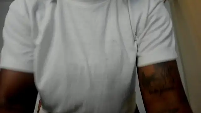 Snapshot of ebony_cutte chatting on October 17, 2025, 7:05 pm ebony cutte online show from October 17, 2025, 7:05 pm