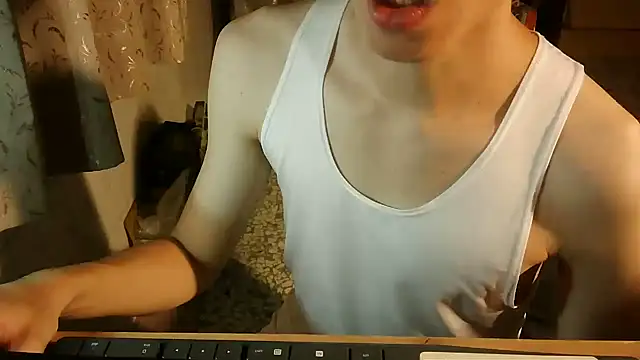 Snapshot of KYU890428 chatting on November 2, 2025, 3:58 pm KYU890428 online show from November 2, 2025, 3:58 pm