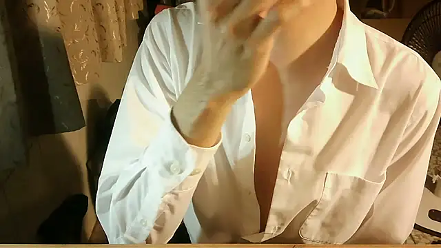 Snapshot of KYU890428 chatting on February 12, 2026, 7:53 pm KYU890428 online show from February 12, 2026, 7:53 pm