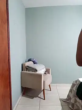 AliceRuivinha2 online show from March 18, 2026, 12:41 pm