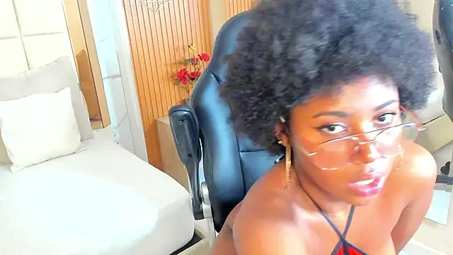 Snapshot of violeta_ruiz_ chatting on February 2, 2025, 5:32 am violeta ruiz online show from February 2, 2025, 5:32 am