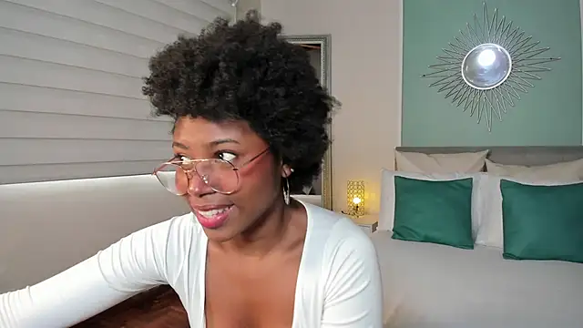 Snapshot of violeta_ruiz_ chatting on February 5, 2025, 4:25 pm violeta ruiz online show from February 5, 2025, 4:25 pm