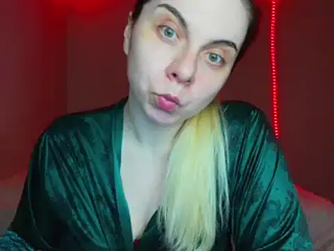 Snapshot of HappyIva chatting on February 18, 2025, 2:38 am HappyIva online show from February 18, 2025, 2:38 am