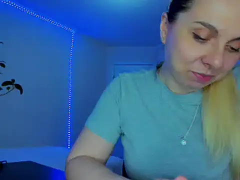 Snapshot of HappyIva chatting on March 16, 2025, 1:17 am HappyIva online show from March 16, 2025, 1:17 am