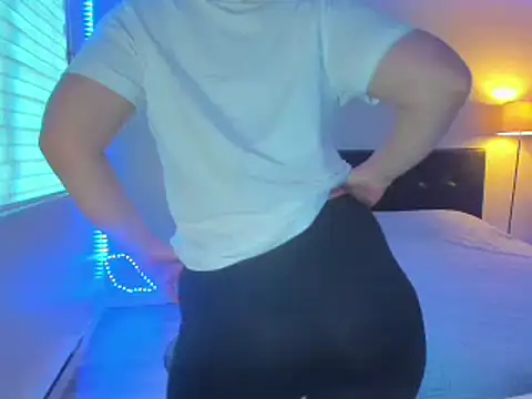 HappyIva online show from December 2, 2025, 5:30 pm