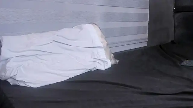 adam piarse01 online show from March 12, 2025, 9:02 am