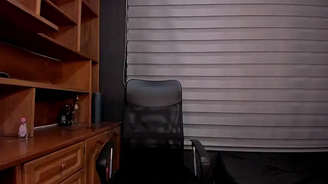 adam piarse01 online show from March 17, 2025, 9:55 am