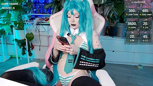 Snapshot of cutelittlepuff chatting on March 7, 2026, 4:04 pm cutelittlepuff online show from March 7, 2026, 4:04 pm