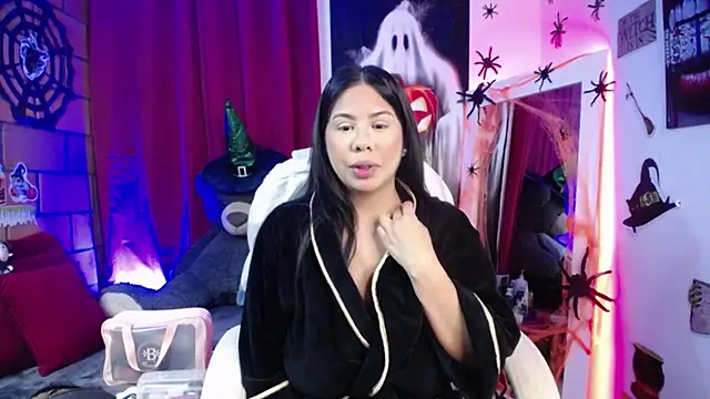 downsonMia online show from October 30, 2025, 10:06 am