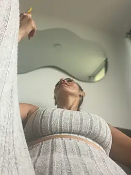 Samantha bigboobs online show from May 31, 2026, 6:20 pm