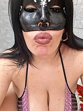 Snapshot of desyree89 chatting on October 18, 2025, 4:48 am desyree89 online show from October 18, 2025, 4:48 am