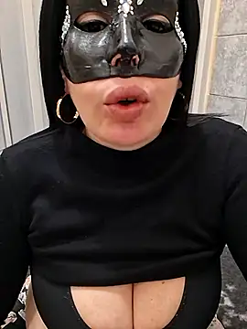 Snapshot of desyree89 chatting on November 27, 2025, 4:36 am desyree89 online show from November 27, 2025, 4:36 am