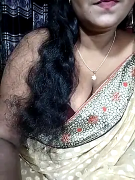 Snapshot of YERY_HOT chatting on October 13, 2025, 7:14 pm YERY HOT online show from October 13, 2025, 7:14 pm