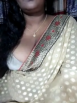 Snapshot of YERY_HOT chatting on October 25, 2025, 5:51 pm YERY HOT online show from October 25, 2025, 5:51 pm