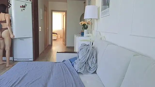 Snapshot of KristineEsme chatting on February 5, 2026, 5:34 am KristineEsme online show from February 5, 2026, 5:34 am