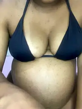 Snapshot of Mariaapimentinha chatting on December 16, 2025, 12:04 am Mariaapimentinha online show from December 16, 2025, 12:04 am