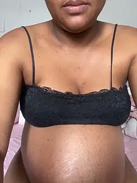 Snapshot of Mariaapimentinha chatting on December 18, 2025, 11:49 am Mariaapimentinha online show from December 18, 2025, 11:49 am