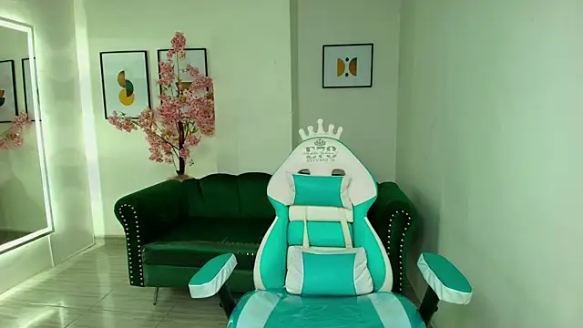 Snapshot of Arianna_sweeet chatting on November 13, 2025, 3:27 am Arianna sweeet online show from November 13, 2025, 3:27 am