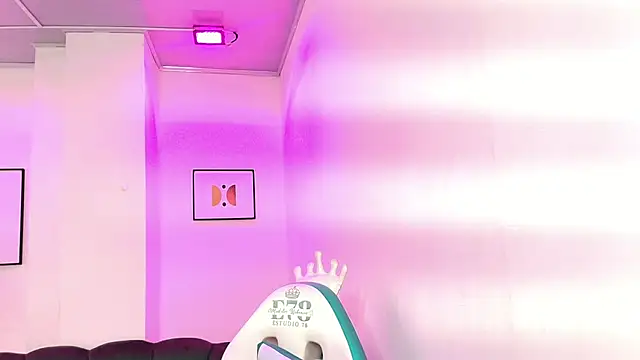 Snapshot of Arianna_sweeet chatting on December 3, 2025, 3:36 am Arianna sweeet online show from December 3, 2025, 3:36 am