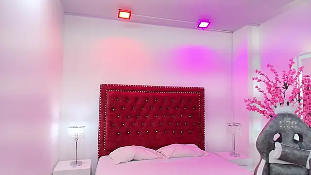 Snapshot of Arianna_sweeet chatting on December 3, 2025, 7:12 pm Arianna sweeet online show from December 3, 2025, 7:12 pm