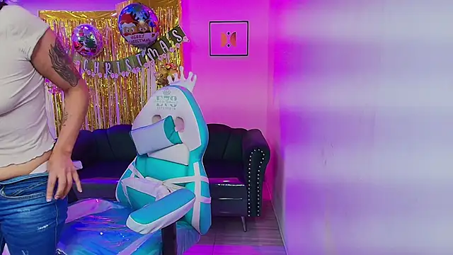 Snapshot of Arianna_sweeet chatting on December 14, 2025, 3:12 am Arianna sweeet online show from December 14, 2025, 3:12 am