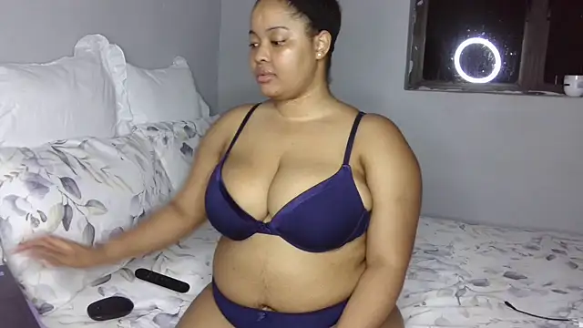 Snapshot of sexytinashe21 chatting on September 18, 2025, 9:28 pm sexytinashe21 online show from September 18, 2025, 9:28 pm