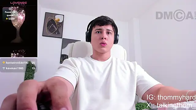 Snapshot of Thom_Ohtani chatting on January 7, 2025, 5:22 am Thom Ohtani online show from January 7, 2025, 5:22 am