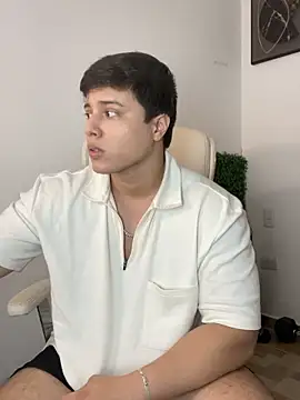 Snapshot of Thom_Ohtani chatting on January 24, 2025, 3:13 pm Thom Ohtani online show from January 24, 2025, 3:13 pm