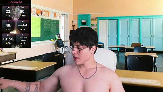 Snapshot of Thom_Ohtani chatting on February 16, 2025, 12:30 am Thom Ohtani online show from February 16, 2025, 12:30 am