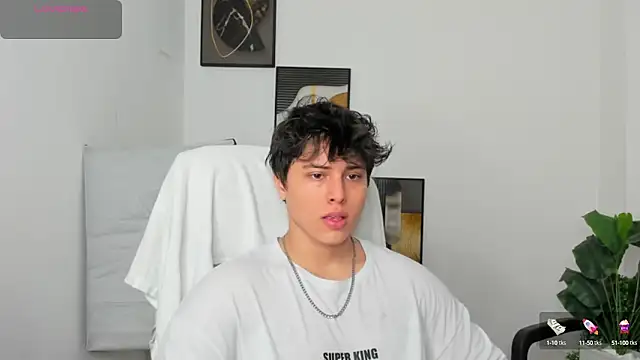 Snapshot of Thom_Ohtani chatting on March 5, 2025, 2:45 pm Thom Ohtani online show from March 5, 2025, 2:45 pm