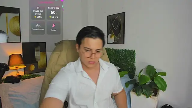 Snapshot of Thom_Ohtani chatting on March 20, 2026, 10:03 pm Thom Ohtani online show from March 20, 2026, 10:03 pm