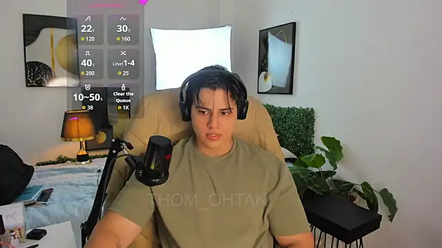 Snapshot of Thom_Ohtani chatting on April 3, 2026, 1:36 am Thom Ohtani online show from April 3, 2026, 1:36 am