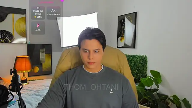 Snapshot of Thom_Ohtani chatting on April 4, 2026, 10:51 pm Thom Ohtani online show from April 4, 2026, 10:51 pm