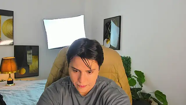 Snapshot of Thom_Ohtani chatting on April 6, 2026, 12:30 am Thom Ohtani online show from April 6, 2026, 12:30 am