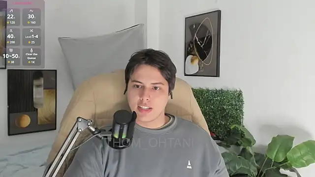 Snapshot of Thom_Ohtani chatting on April 18, 2026, 7:07 pm Thom Ohtani online show from April 18, 2026, 7:07 pm