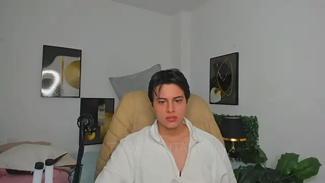 Snapshot of Thom_Ohtani chatting on April 28, 2026, 4:23 pm Thom Ohtani online show from April 28, 2026, 4:23 pm