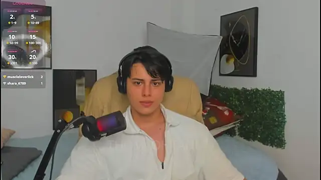 Snapshot of Thom_Ohtani chatting on May 15, 2026, 10:50 pm Thom Ohtani online show from May 15, 2026, 10:50 pm