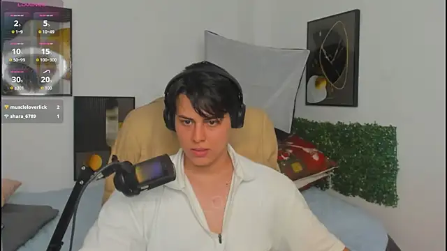 Snapshot of Thom_Ohtani chatting on May 15, 2026, 11:01 pm Thom Ohtani online show from May 15, 2026, 11:01 pm